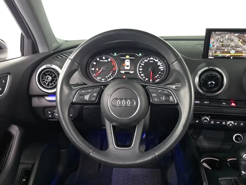 Audi A3 2.0 TFSI, снимка 13 - Автомобили и джипове - 54139643