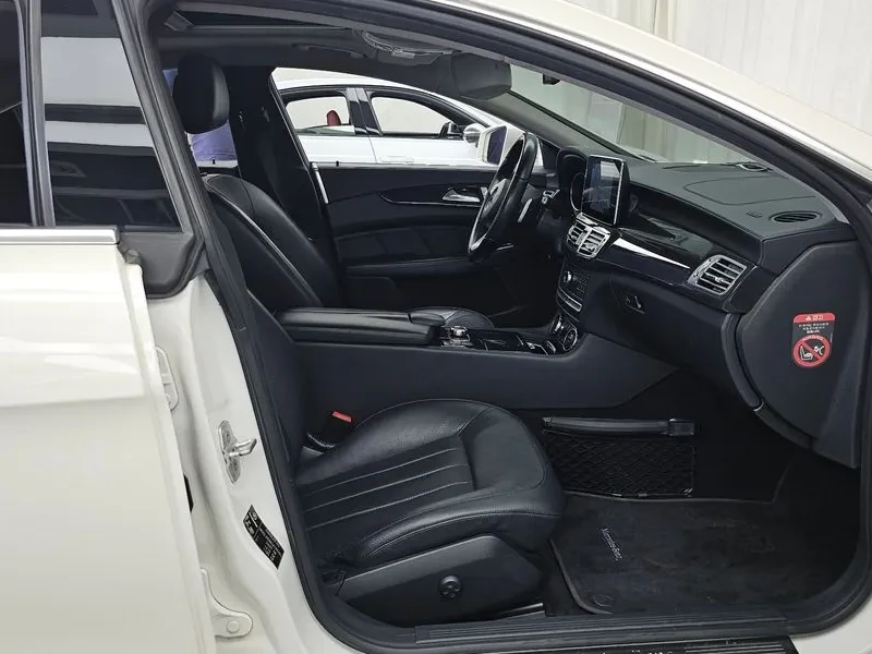 Mercedes-Benz CLS 350 W218 D 4Matic, снимка 11 - Автомобили и джипове - 55939808