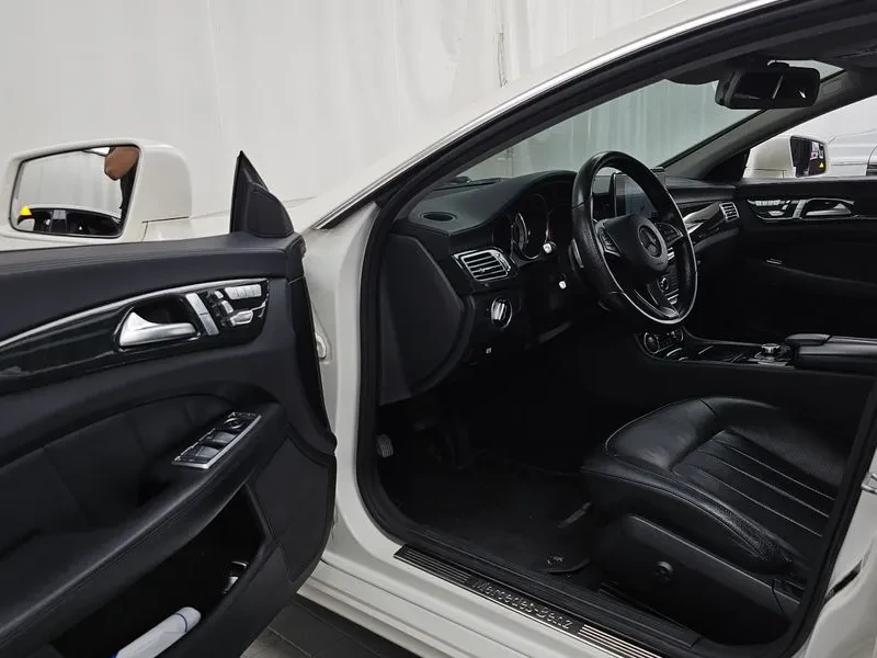 Mercedes-Benz CLS 350 W218 D 4Matic, снимка 10 - Автомобили и джипове - 55939808