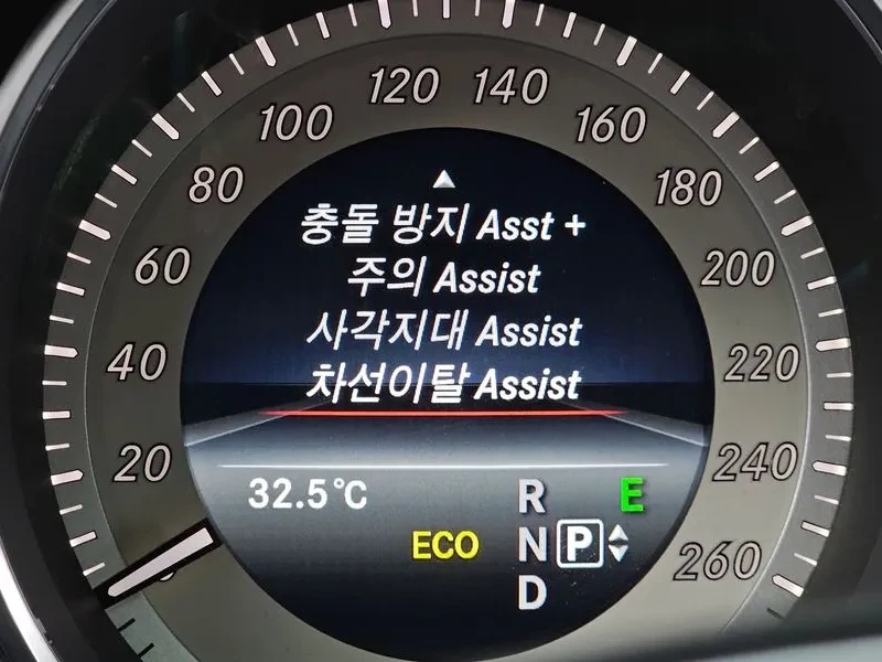 Mercedes-Benz CLS 350 W218 D 4Matic, снимка 16 - Автомобили и джипове - 55939808