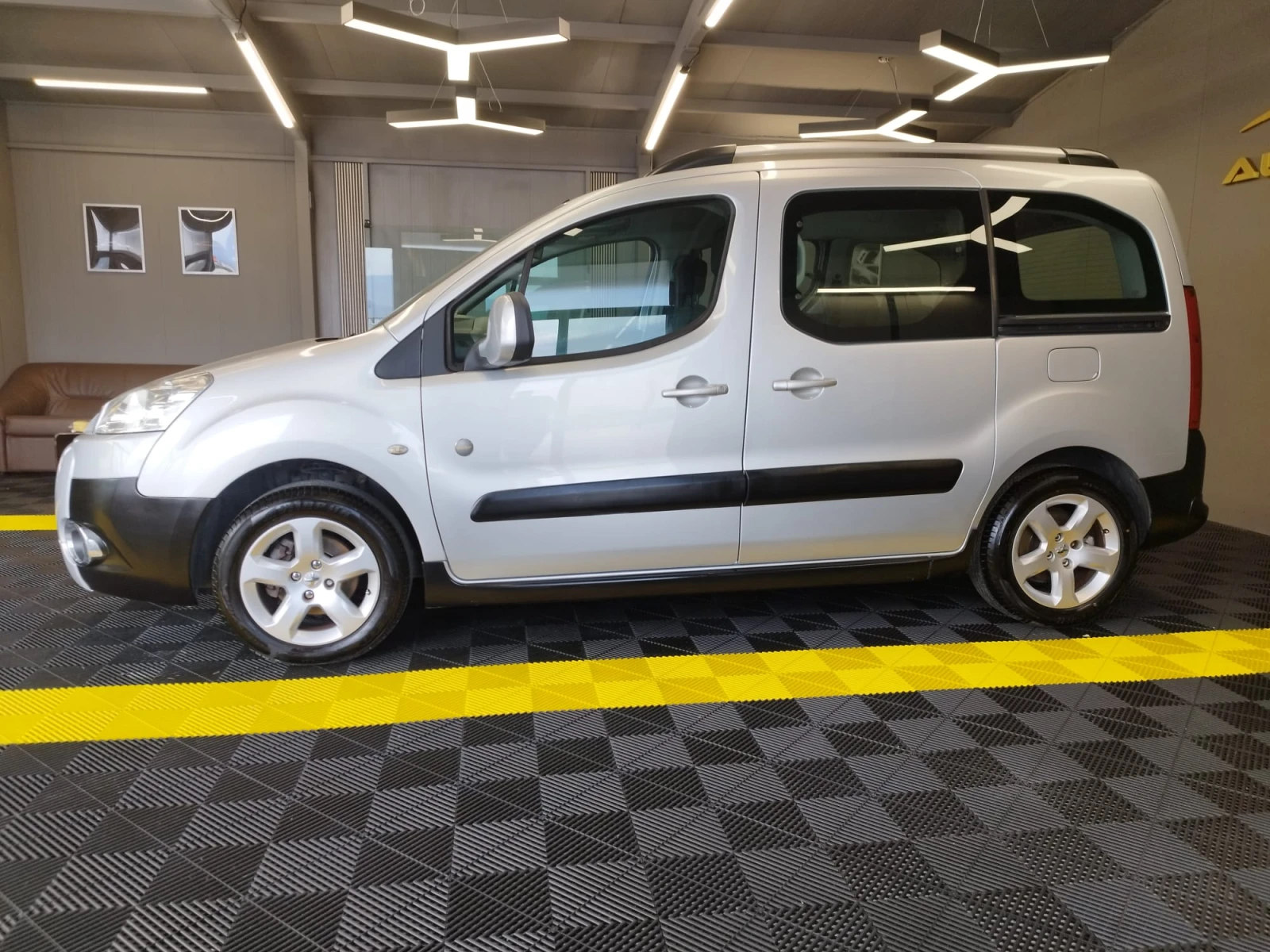 Peugeot Partner 1.6 HDI 90кс - изображение 3