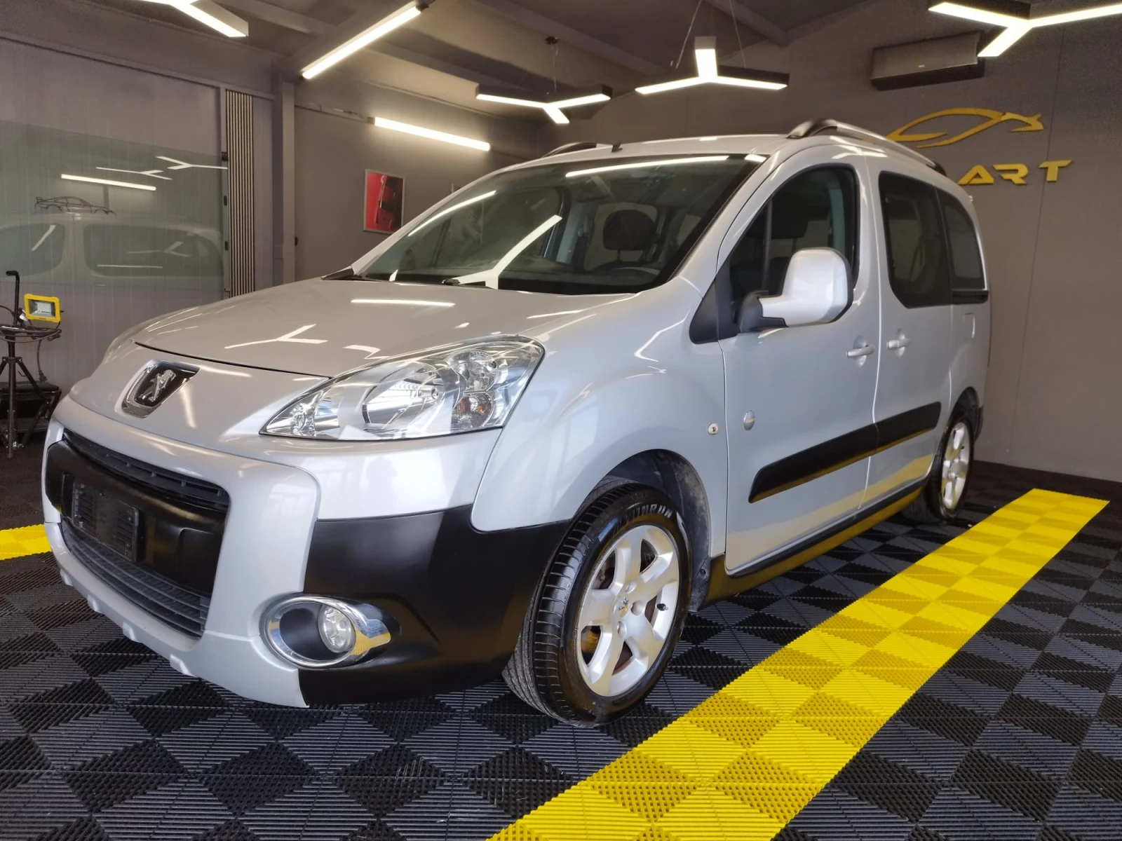 Peugeot Partner 1.6 HDI 90кс - изображение 2