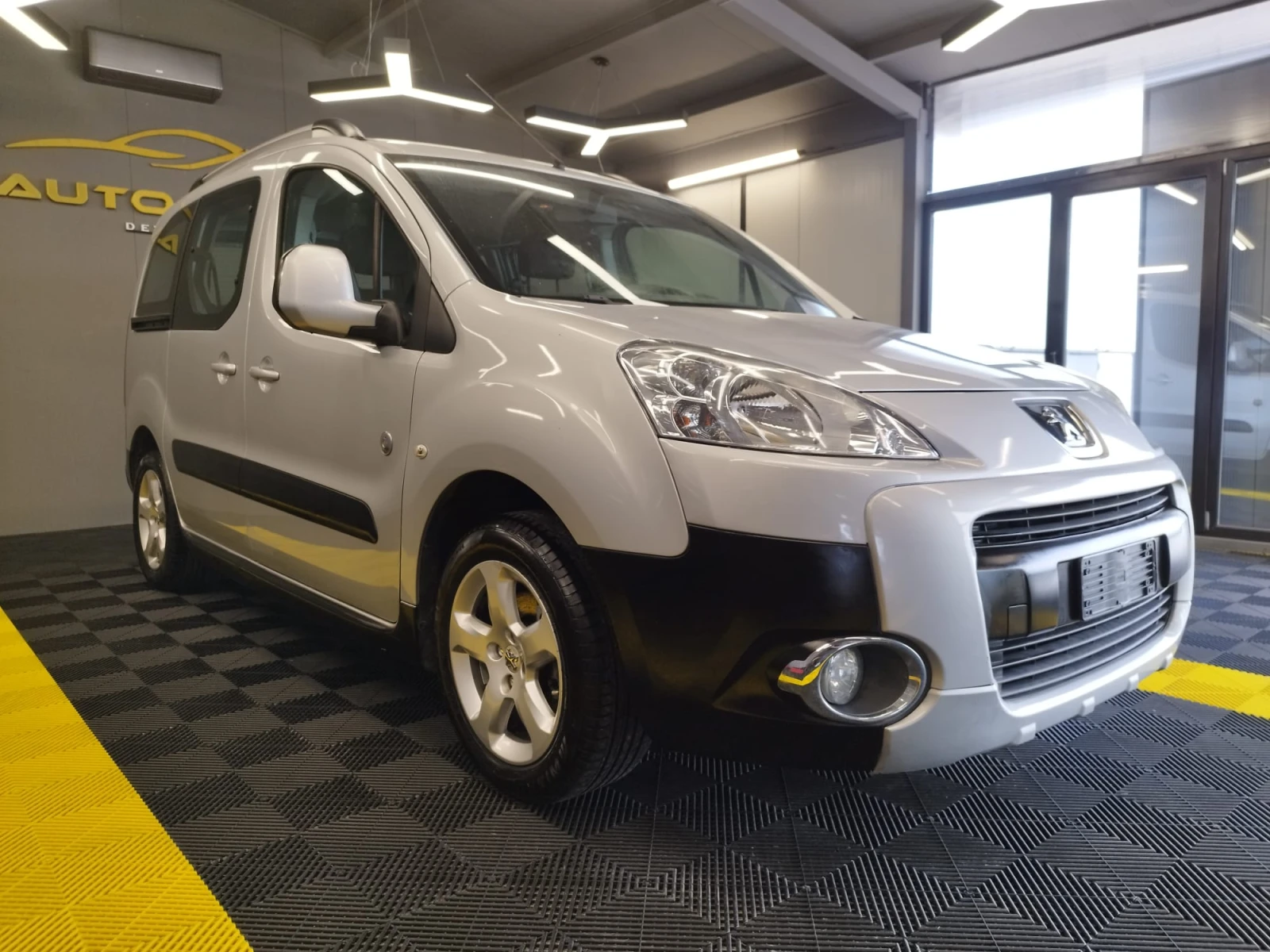 Peugeot Partner 1.6 HDI 90кс - изображение 6