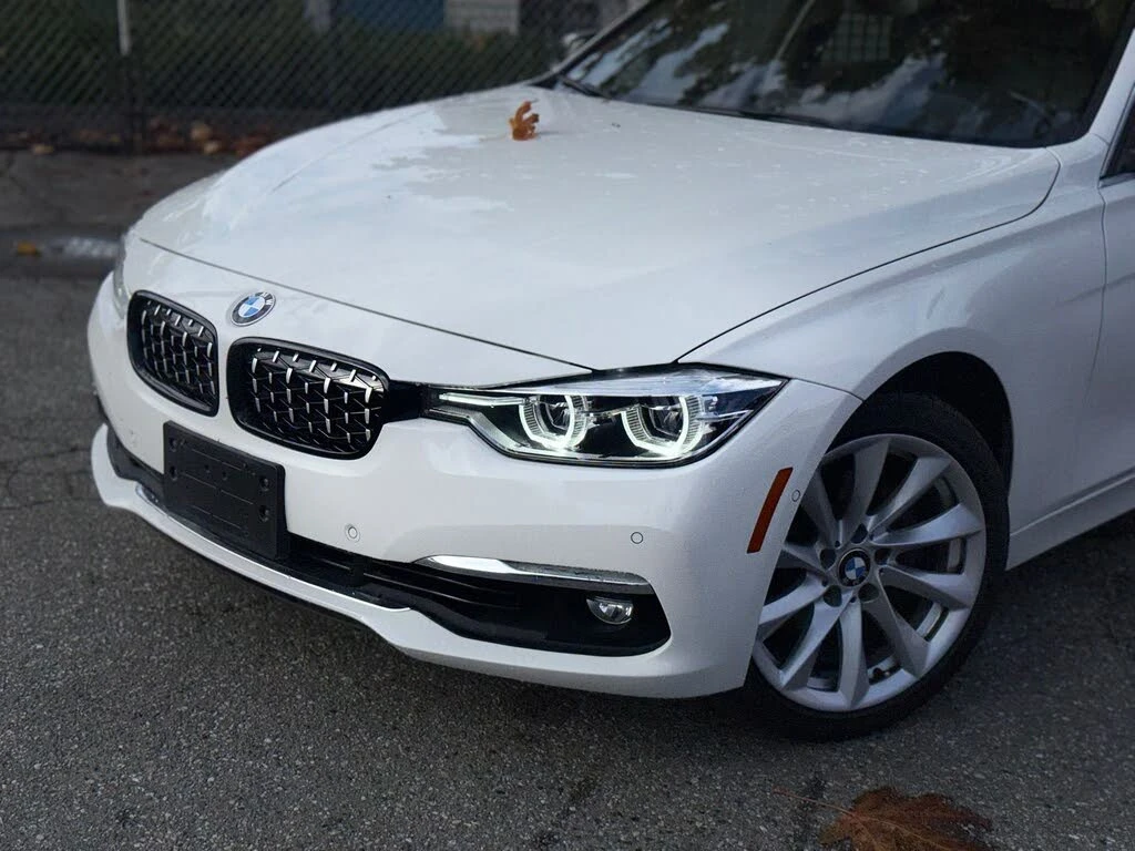 BMW 330 xDrive* АвтоКредит* (ЦЕНА ДО БГ) - изображение 2