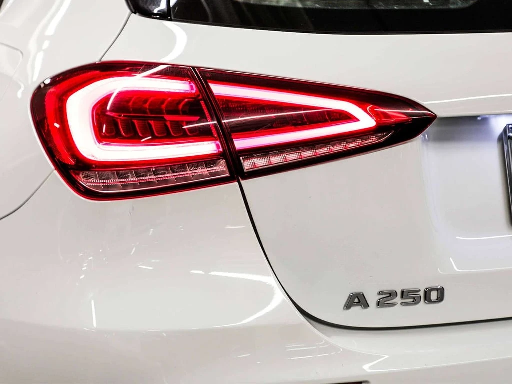 Mercedes-Benz A 250 * CARFAX * ЦЕНА ДО БГ - изображение 6