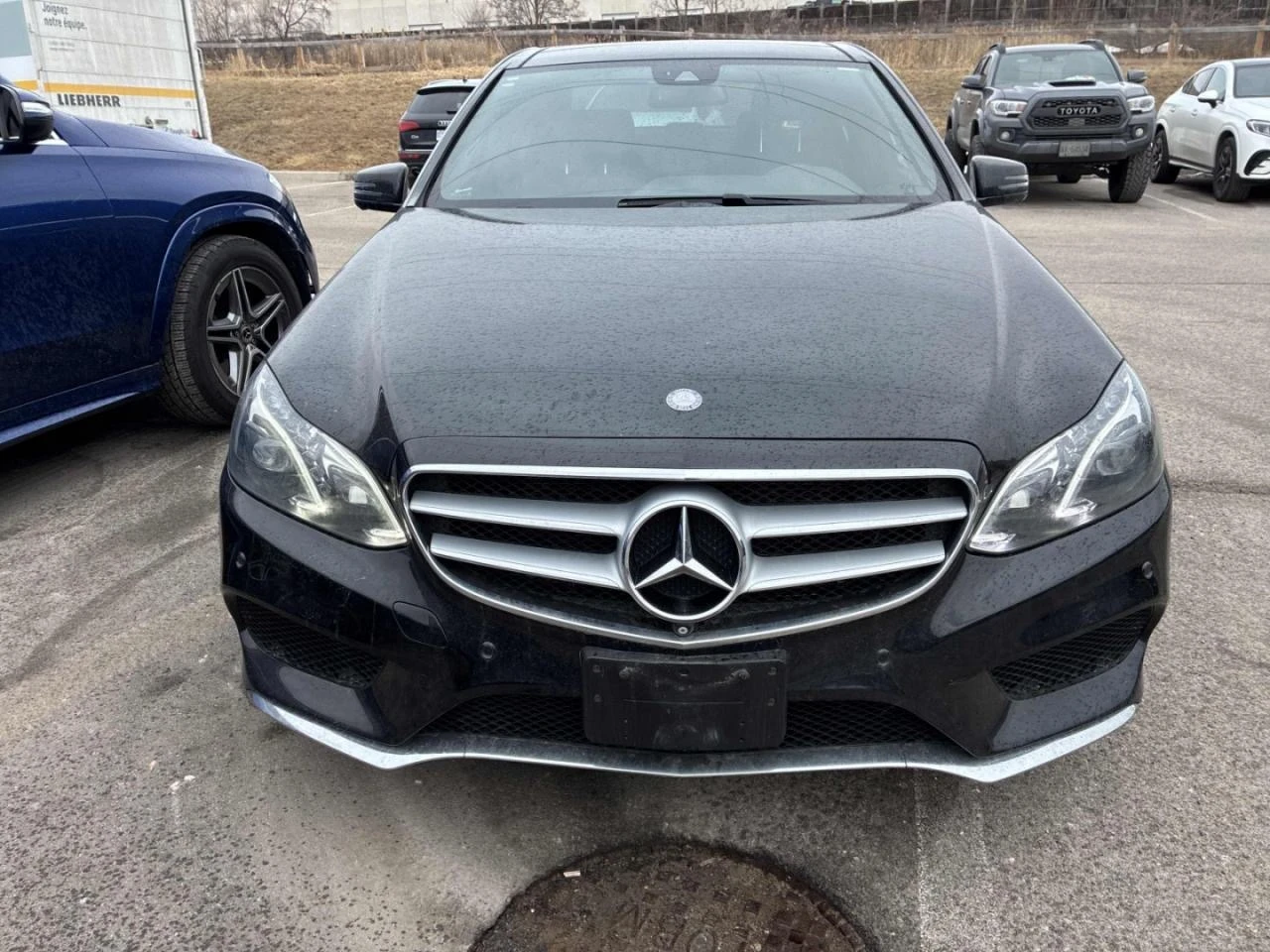 Mercedes-Benz E 400 AMG-pkg* 360View* Harman/Kardon* Keyless* Пано* По, снимка 2 - Автомобили и джипове - 53813176