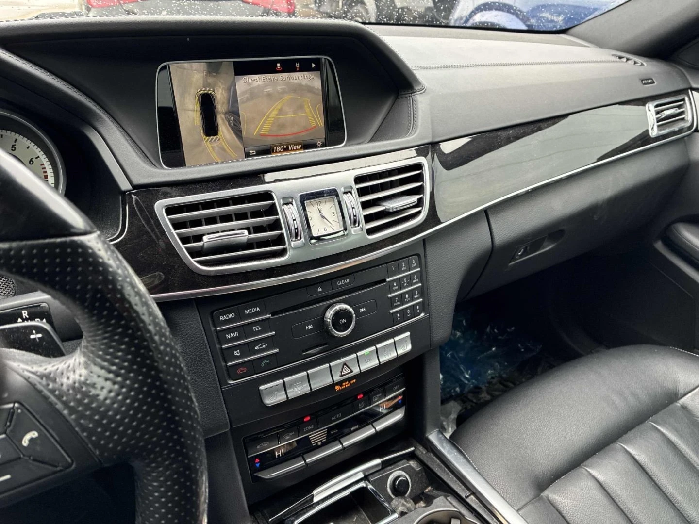 Mercedes-Benz E 400 AMG-pkg* 360View* Harman/Kardon* Keyless* Пано* По, снимка 9 - Автомобили и джипове - 53813176