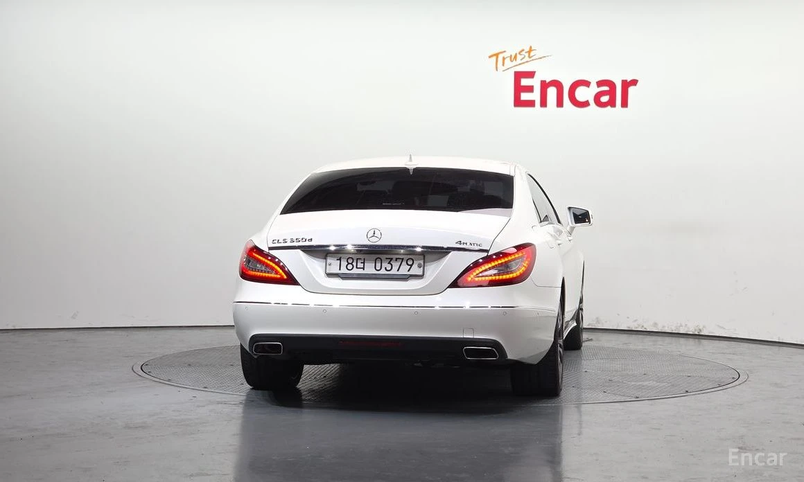 Mercedes-Benz CLS 350 4MATIC* AMG* ПОДГРЕВ* ОБДУХВАНЕ* МЪРТВА ТОЧКА, снимка 3 - Автомобили и джипове - 53976268