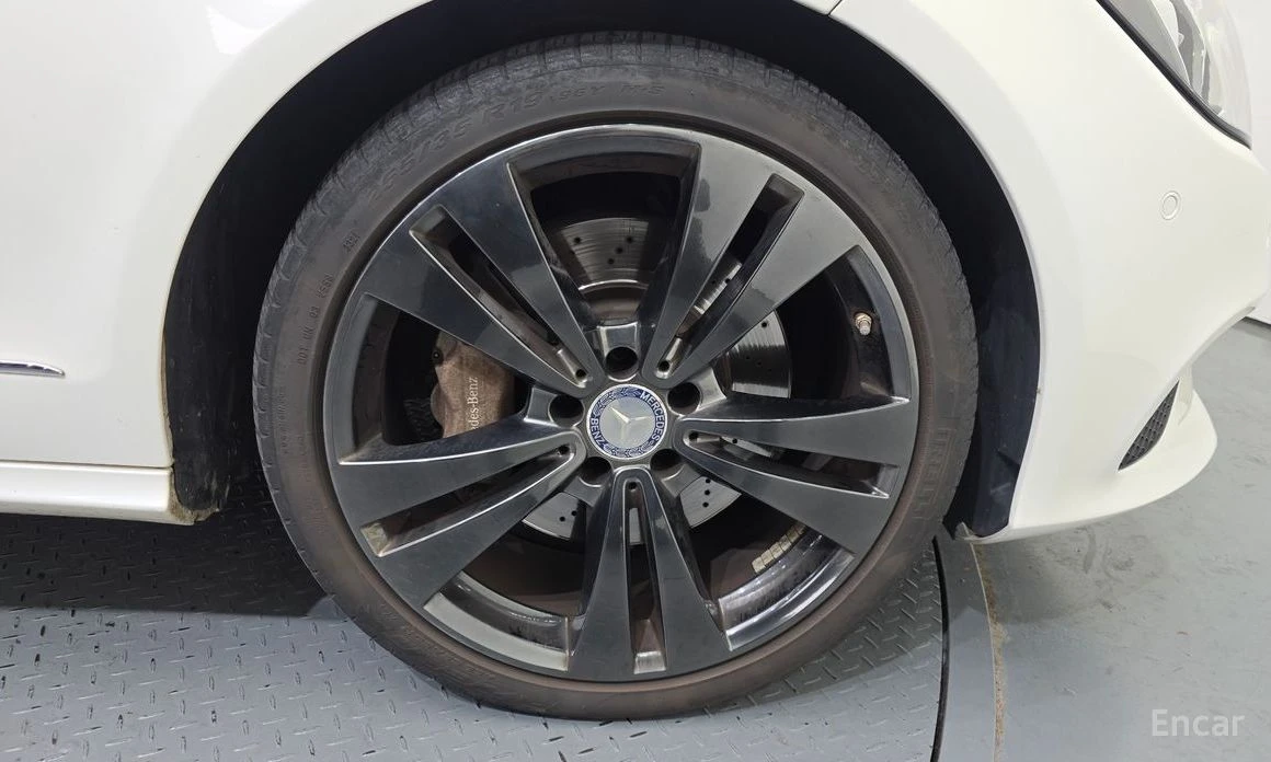 Mercedes-Benz CLS 350 4MATIC* AMG* ПОДГРЕВ* ОБДУХВАНЕ* МЪРТВА ТОЧКА, снимка 6 - Автомобили и джипове - 53976268