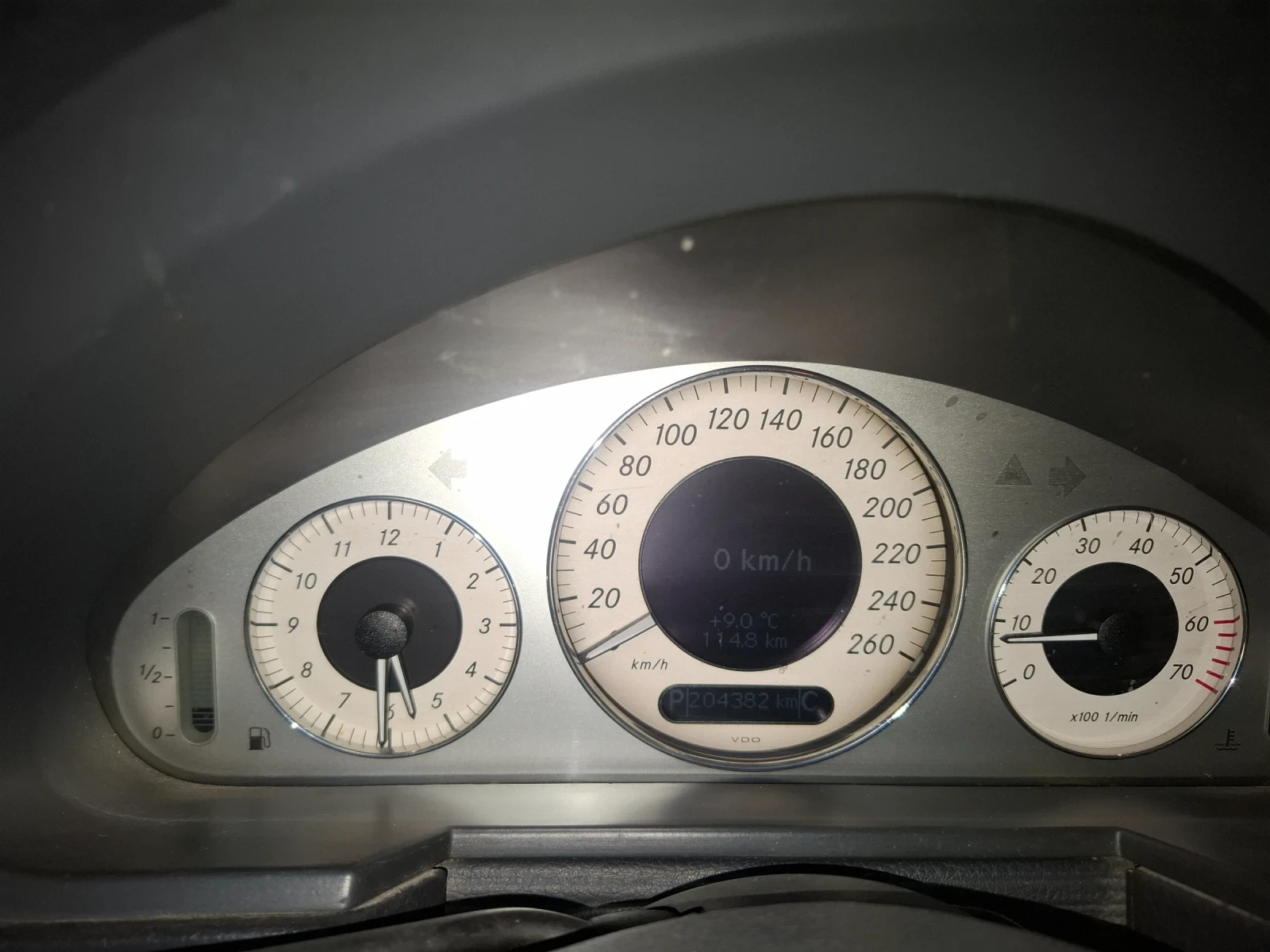 Mercedes-Benz E 200, снимка 10 - Автомобили и джипове - 54073440