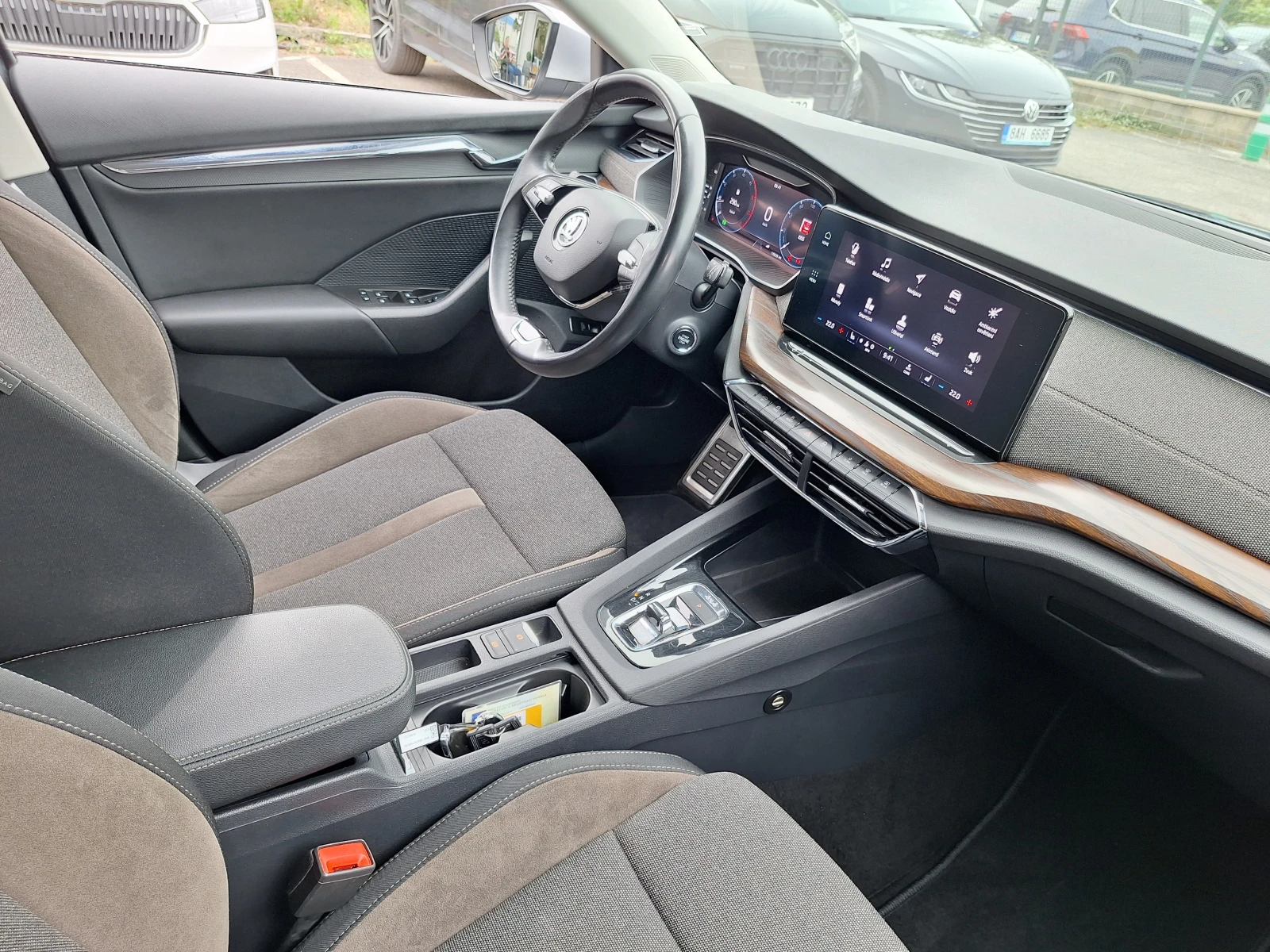 Skoda Octavia Scout 2.0 TDI / DSG/ 4x4/ Очакван !, снимка 7 - Автомобили и джипове - 54803977