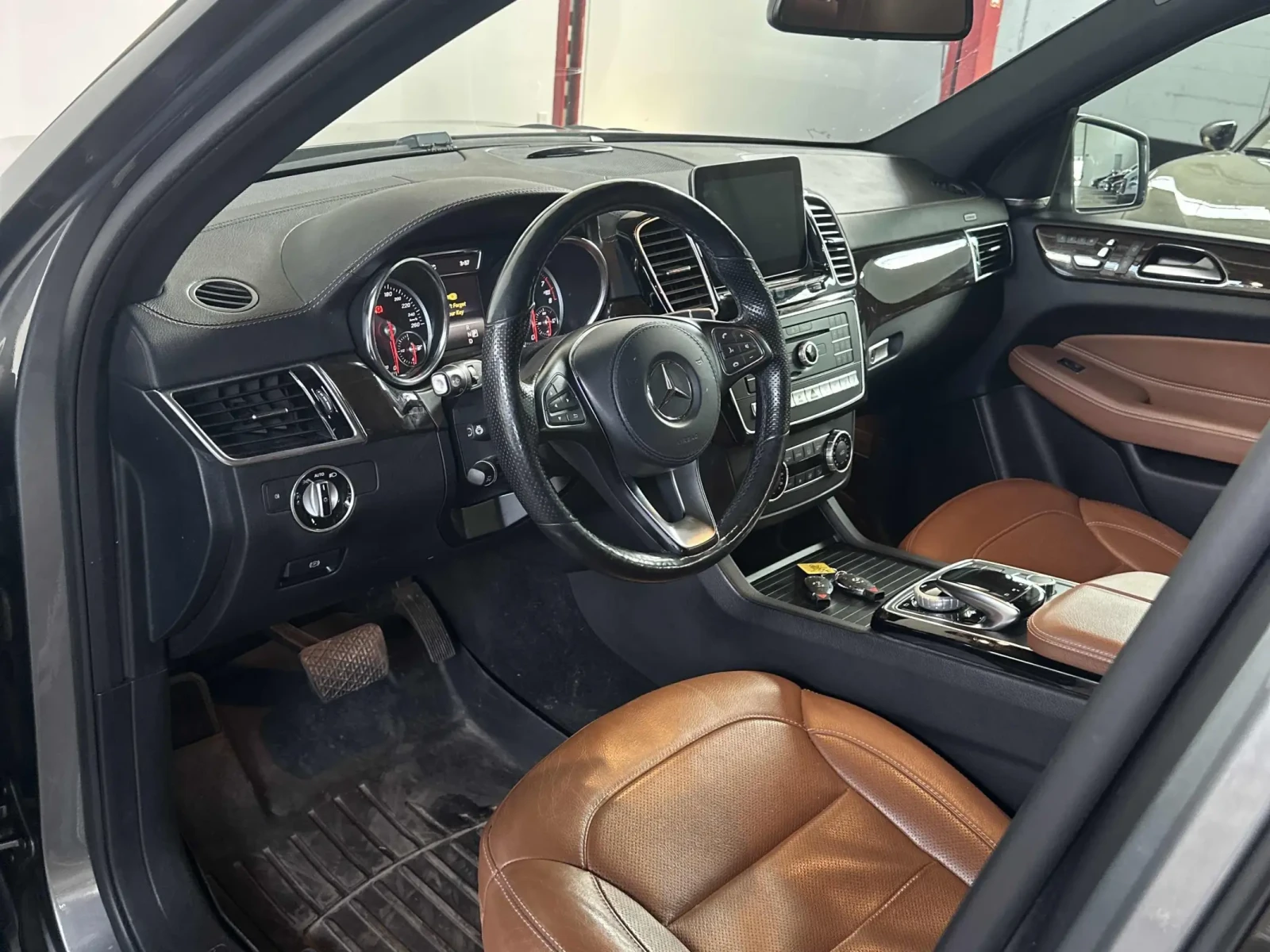 Mercedes-Benz GLS 450 2 КЛЮЧА * ПАНОРАМА * ПОДГРЕВИ * CARFAX, снимка 6 - Автомобили и джипове - 55038785
