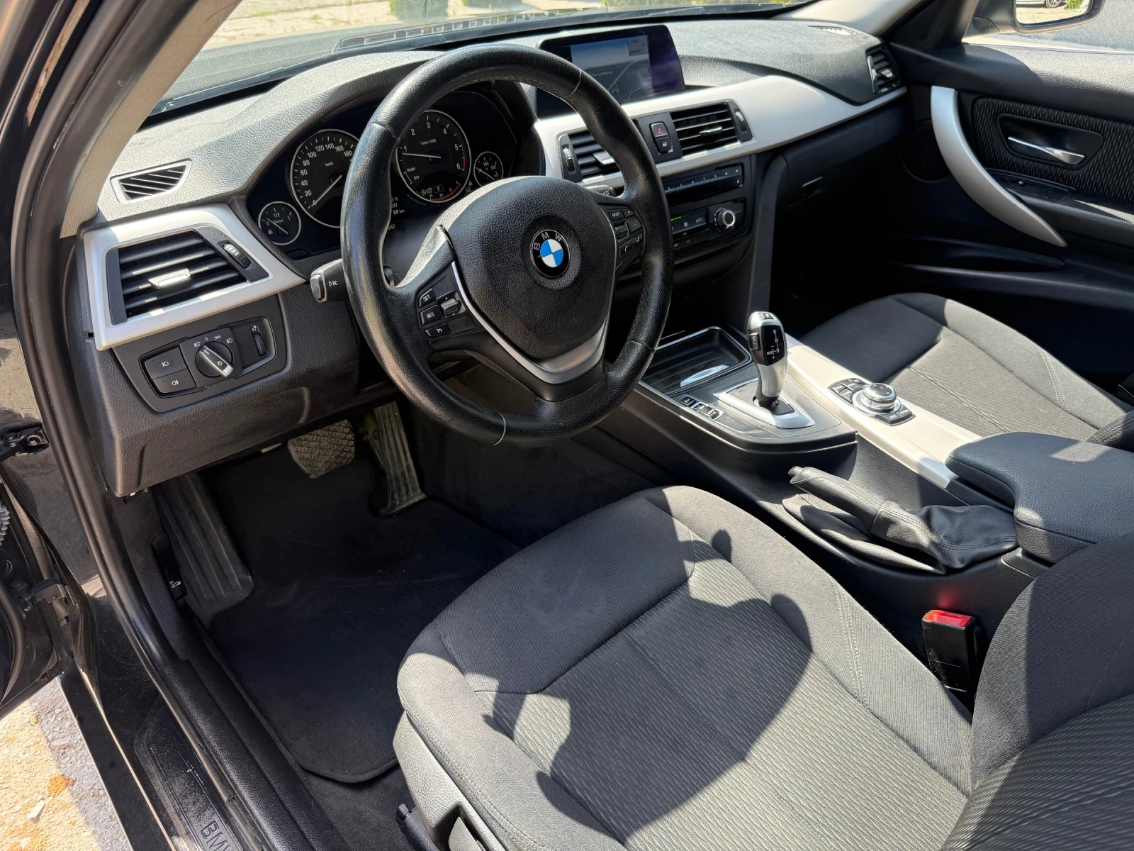 BMW 318 2.0D Лизинг, снимка 9 - Автомобили и джипове - 55512258