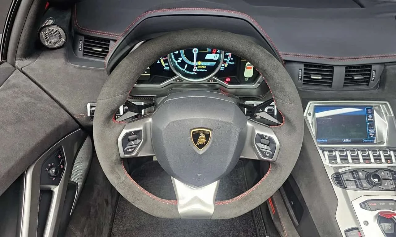 Lamborghini Aventador * LP700 4 Roadster Pirelli Edition * CARFAX * ЦЕНА, снимка 12 - Автомобили и джипове - 55557043