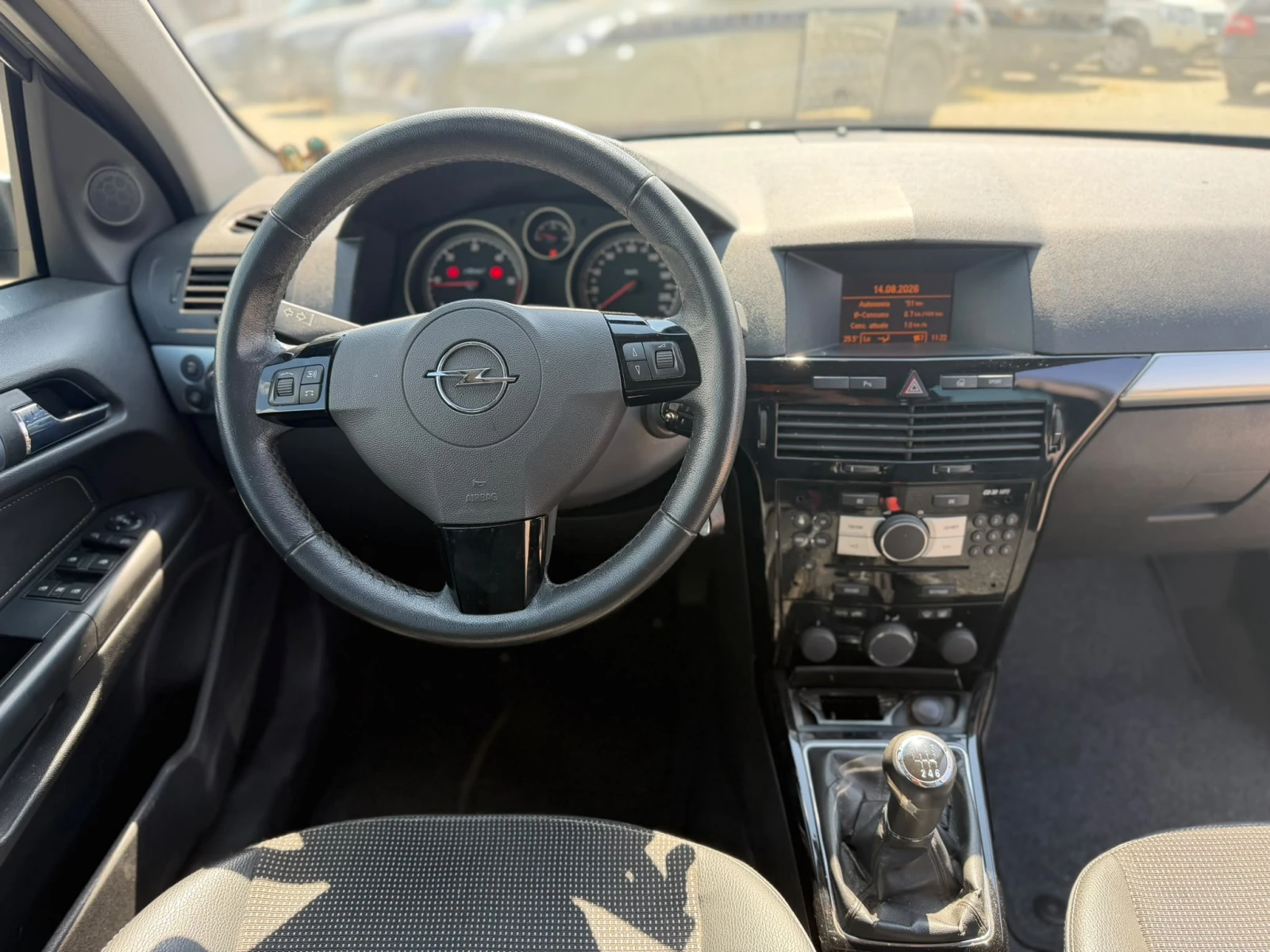 Opel Astra / 1.7D / STATION WAGON / КОЖА /, снимка 13 - Автомобили и джипове - 55662653