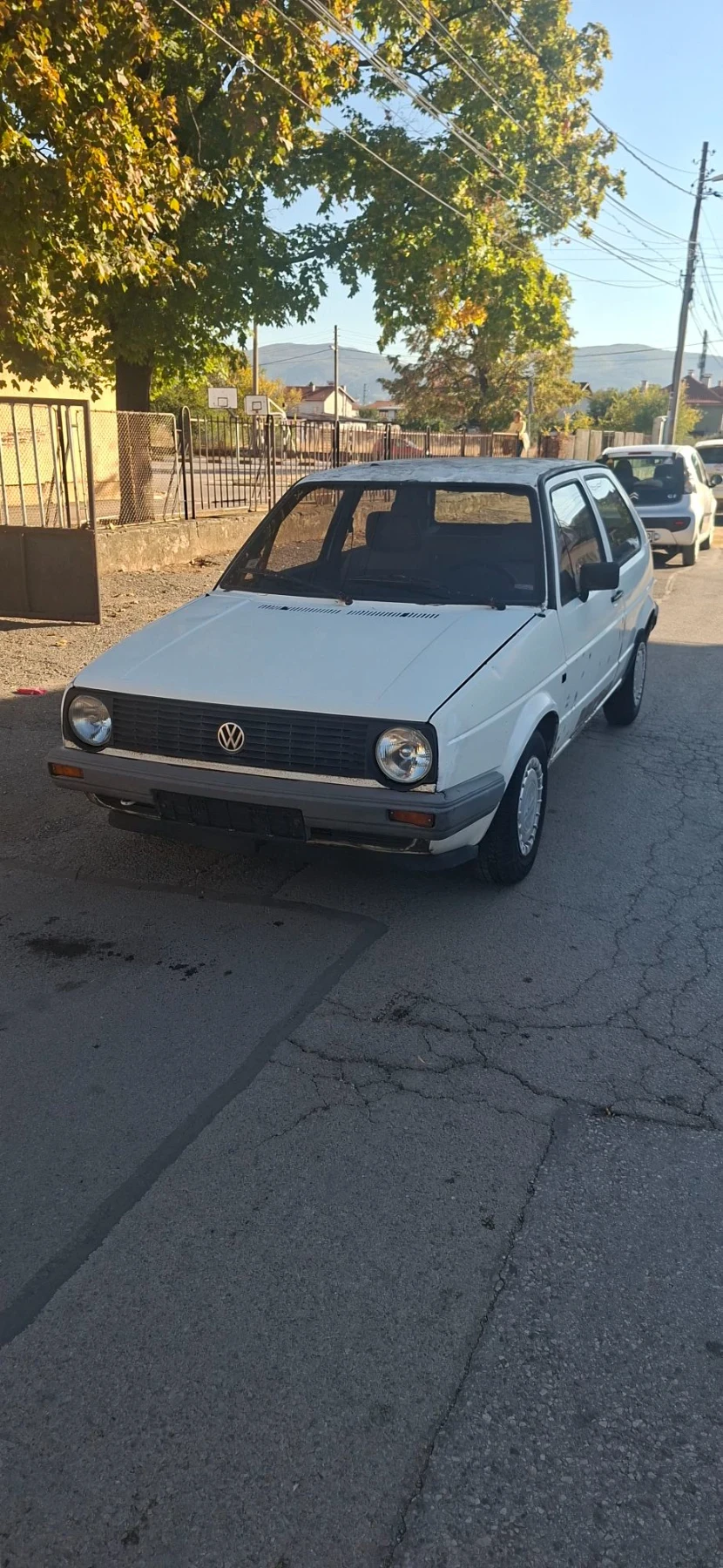 VW Golf 1.3бензин  5ск. 1984г. 