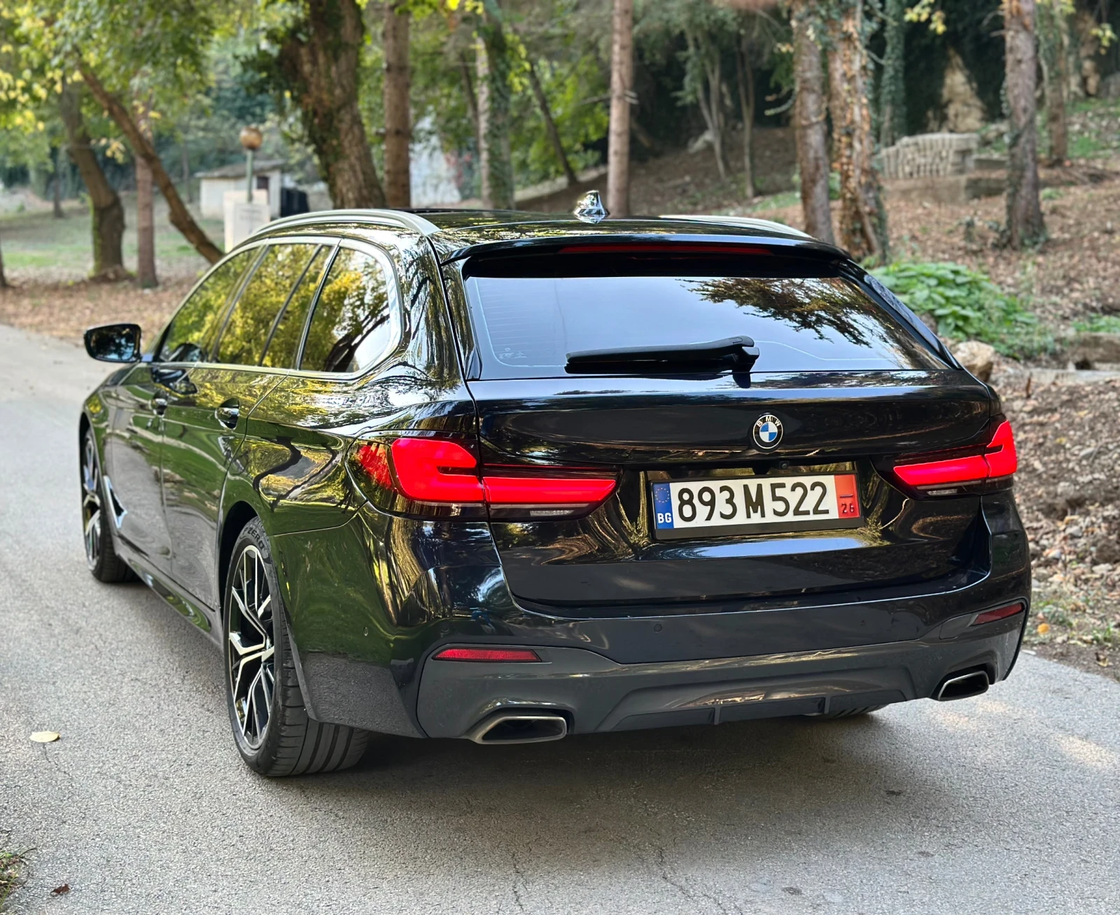 BMW 530 Xdrive* PANORAMA* Keyless* HEAD UP* ЛИЗИНГ* , снимка 4 - Автомобили и джипове - 56692097