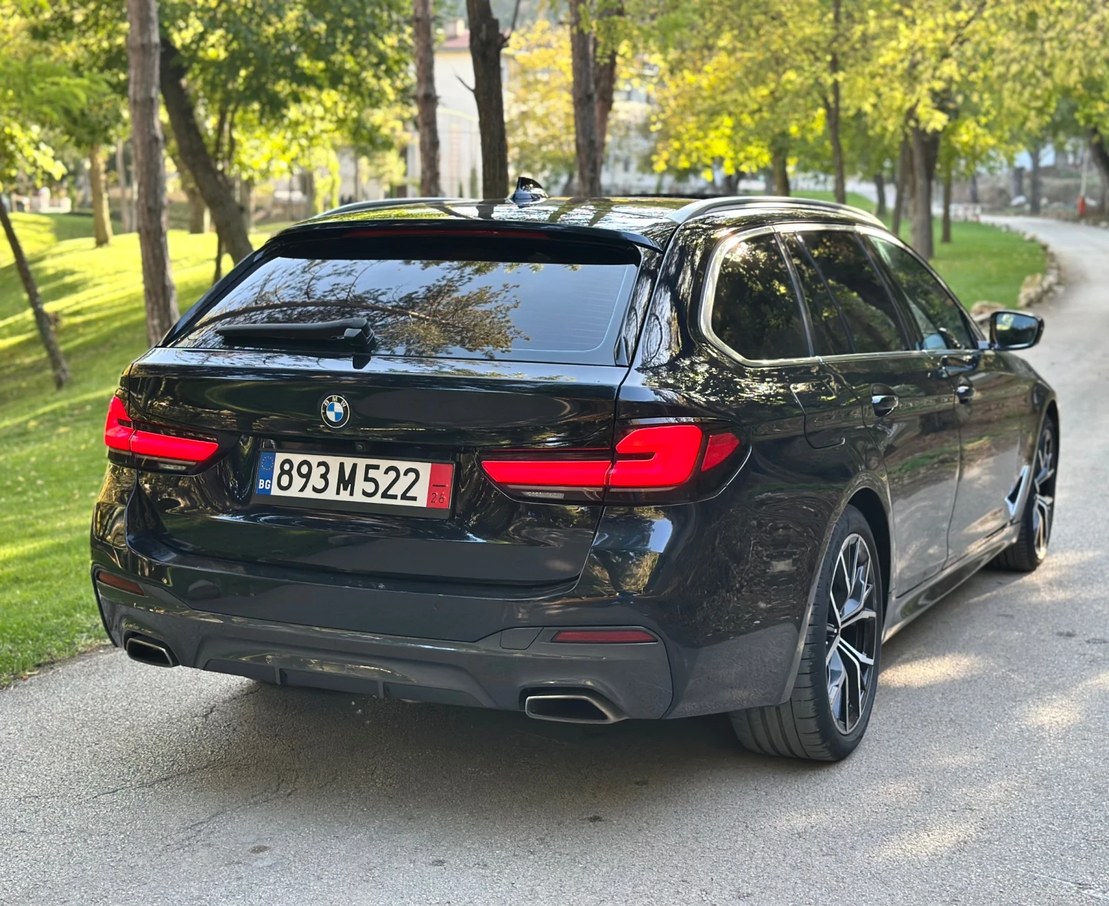 BMW 530 Xdrive* PANORAMA* Keyless* HEAD UP* ЛИЗИНГ* , снимка 3 - Автомобили и джипове - 56692097