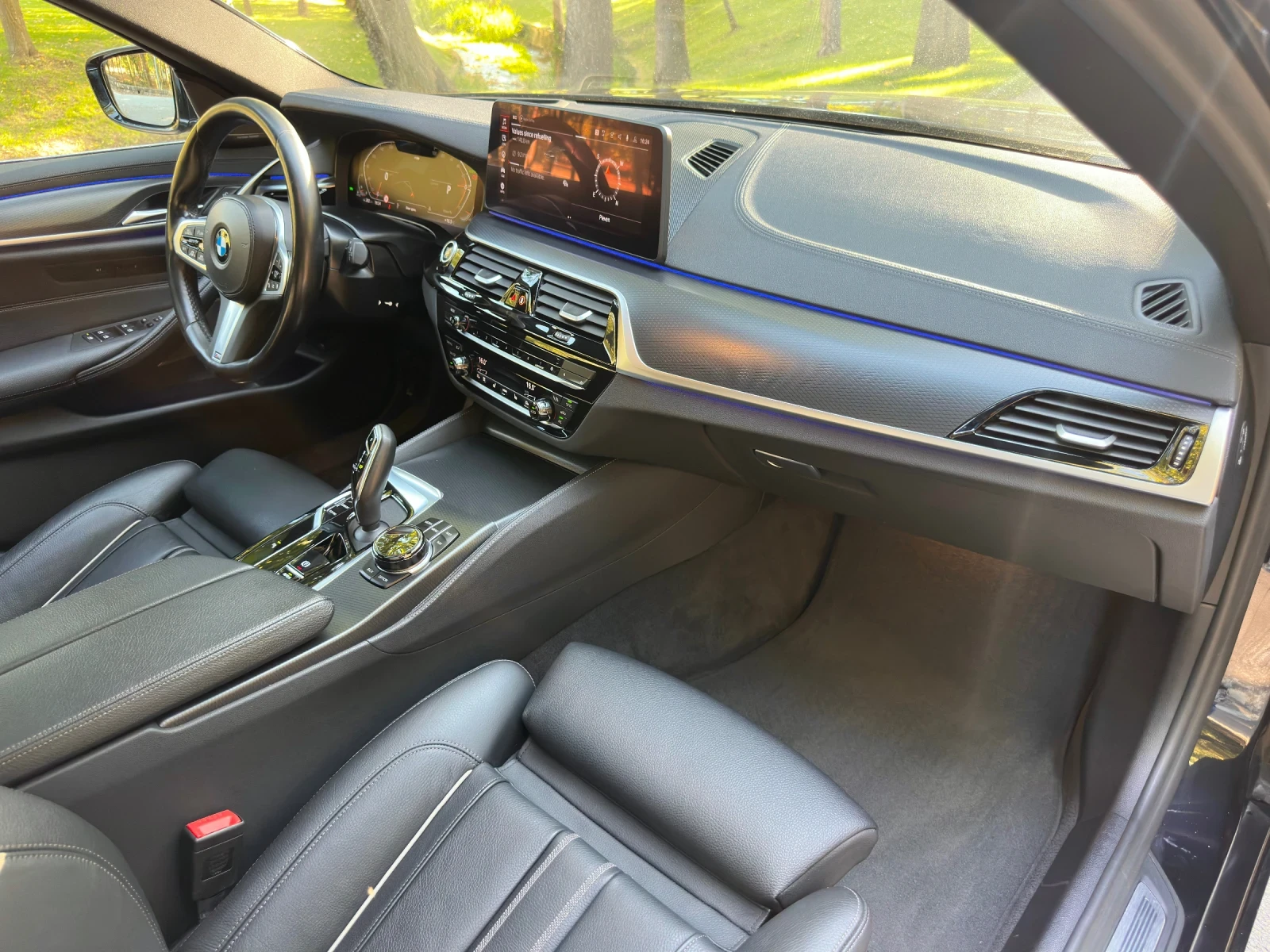 BMW 530 Xdrive* PANORAMA* Keyless* HEAD UP* ЛИЗИНГ* , снимка 10 - Автомобили и джипове - 56692097