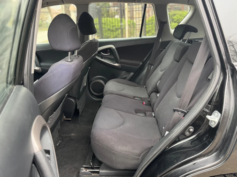 Toyota Rav4 2.2 D-4D 136к.с, снимка 6 - Автомобили и джипове - 52852005