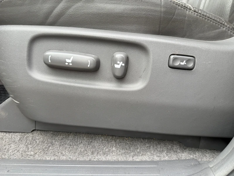 Toyota Land cruiser 120 3.0 Дизел, автомат, кожа, камера и тн, снимка 8 - Автомобили и джипове - 53281437