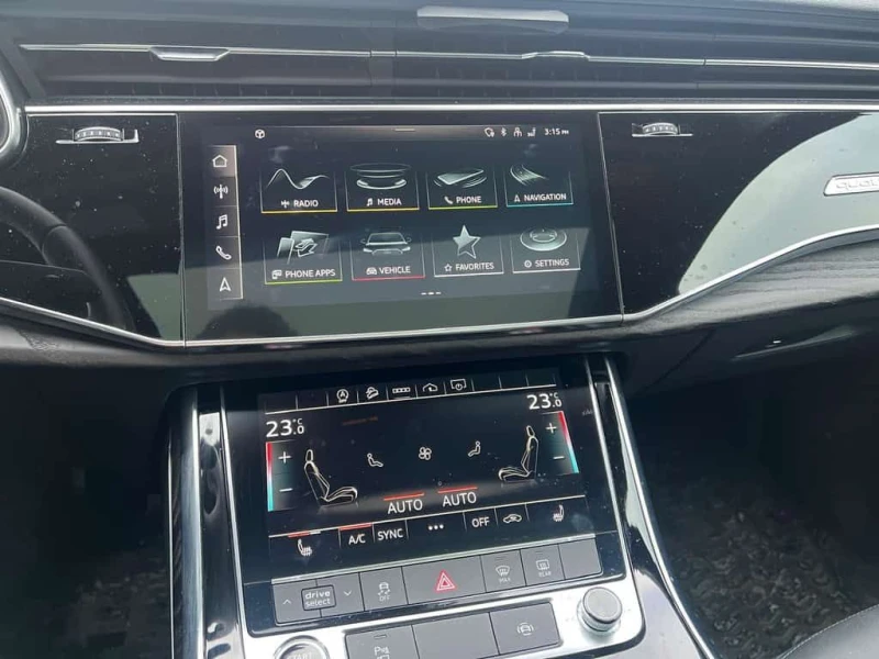 Audi Q7 * Komfort | Pano Roof | 7 Passenger | CarPlay | * , снимка 14 - Автомобили и джипове - 53573783