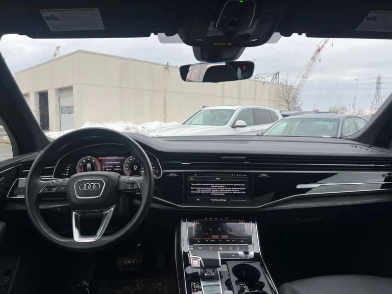 Audi Q7 * Komfort | Pano Roof | 7 Passenger | CarPlay | * , снимка 8 - Автомобили и джипове - 53573783
