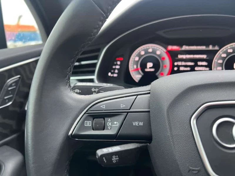 Audi Q7 * Komfort | Pano Roof | 7 Passenger | CarPlay | * , снимка 10 - Автомобили и джипове - 53573783