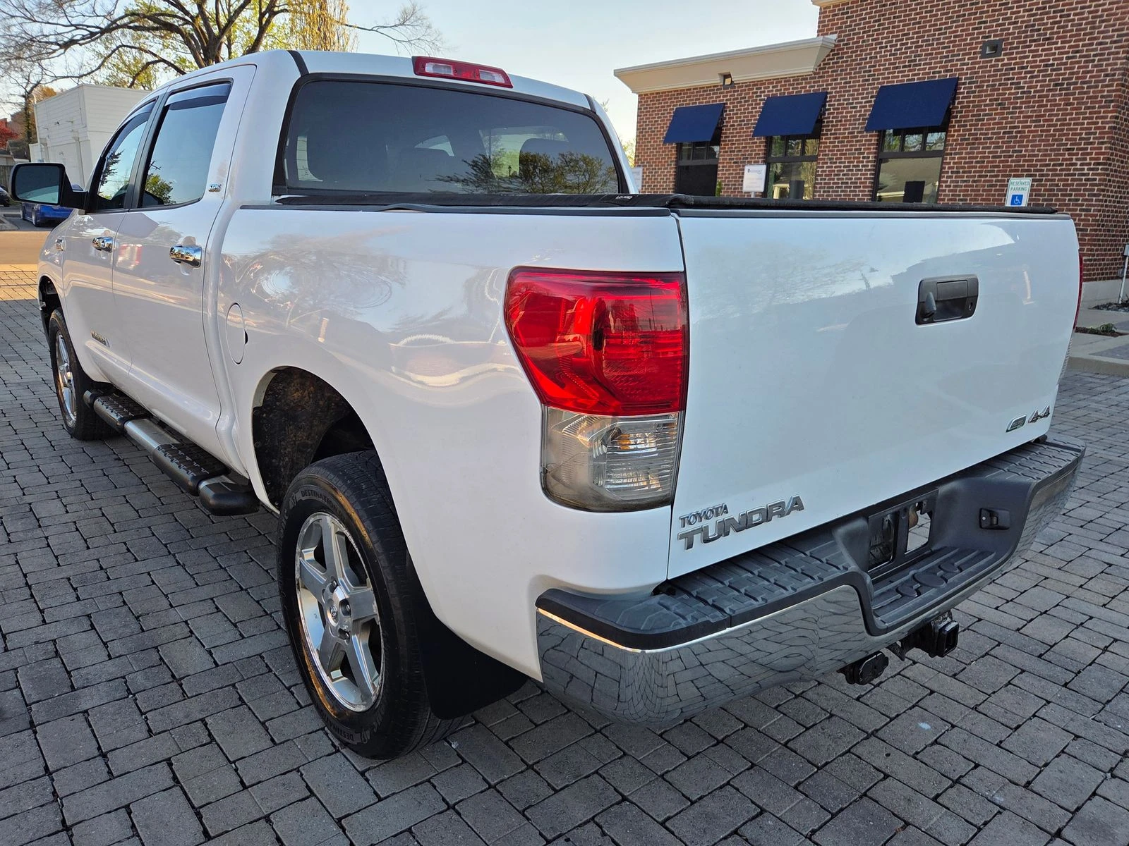 Toyota Tundra SR5* 5.7 V8* перфектен за газ* от шоурум - изображение 6