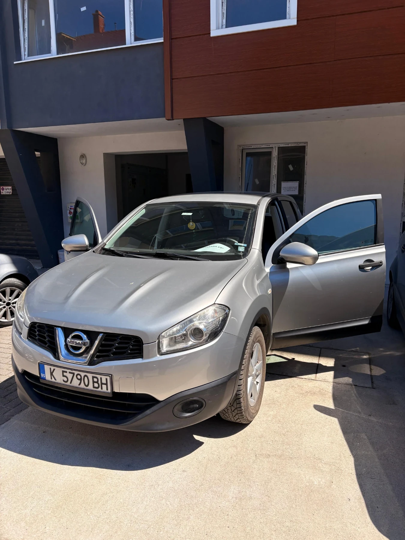 Nissan Qashqai, снимка 8 - Автомобили и джипове - 54311064