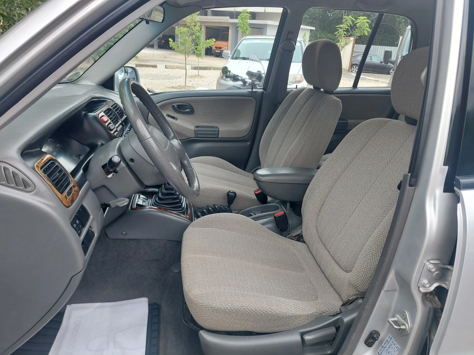 Suzuki Grand vitara 2, 5i-144kc.-ТОП СЪСТОЯНИЕ, снимка 7 - Автомобили и джипове - 55215138