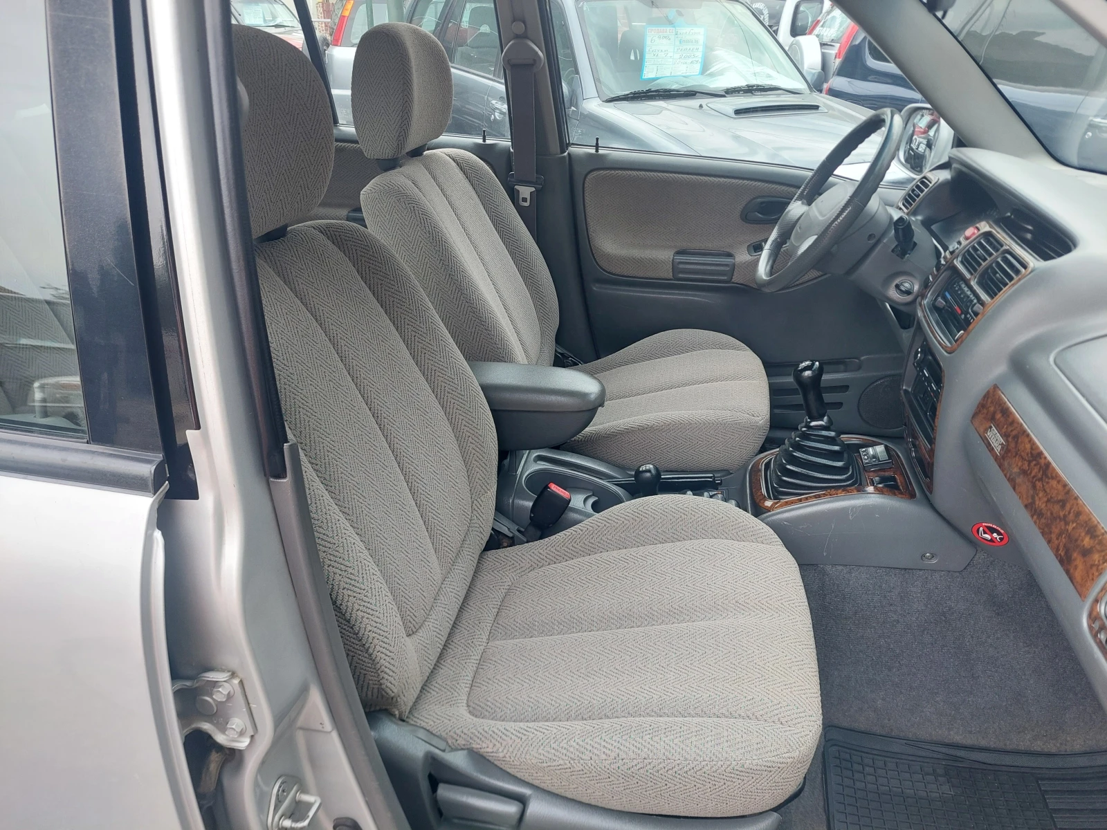 Suzuki Grand vitara 2, 5i-144kc.-ТОП СЪСТОЯНИЕ, снимка 8 - Автомобили и джипове - 55215138