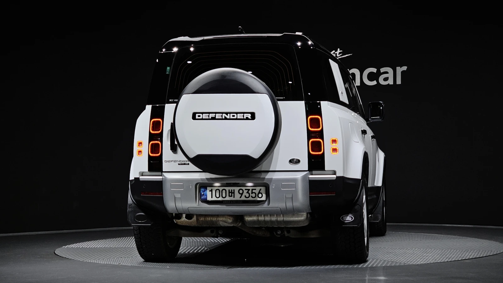 Land Rover Defender D240* 360* BLIND SPOT* ПОДГРЕВ ВОЛАН* ЛЮК* КРАЙНА , снимка 4 - Автомобили и джипове - 55383904