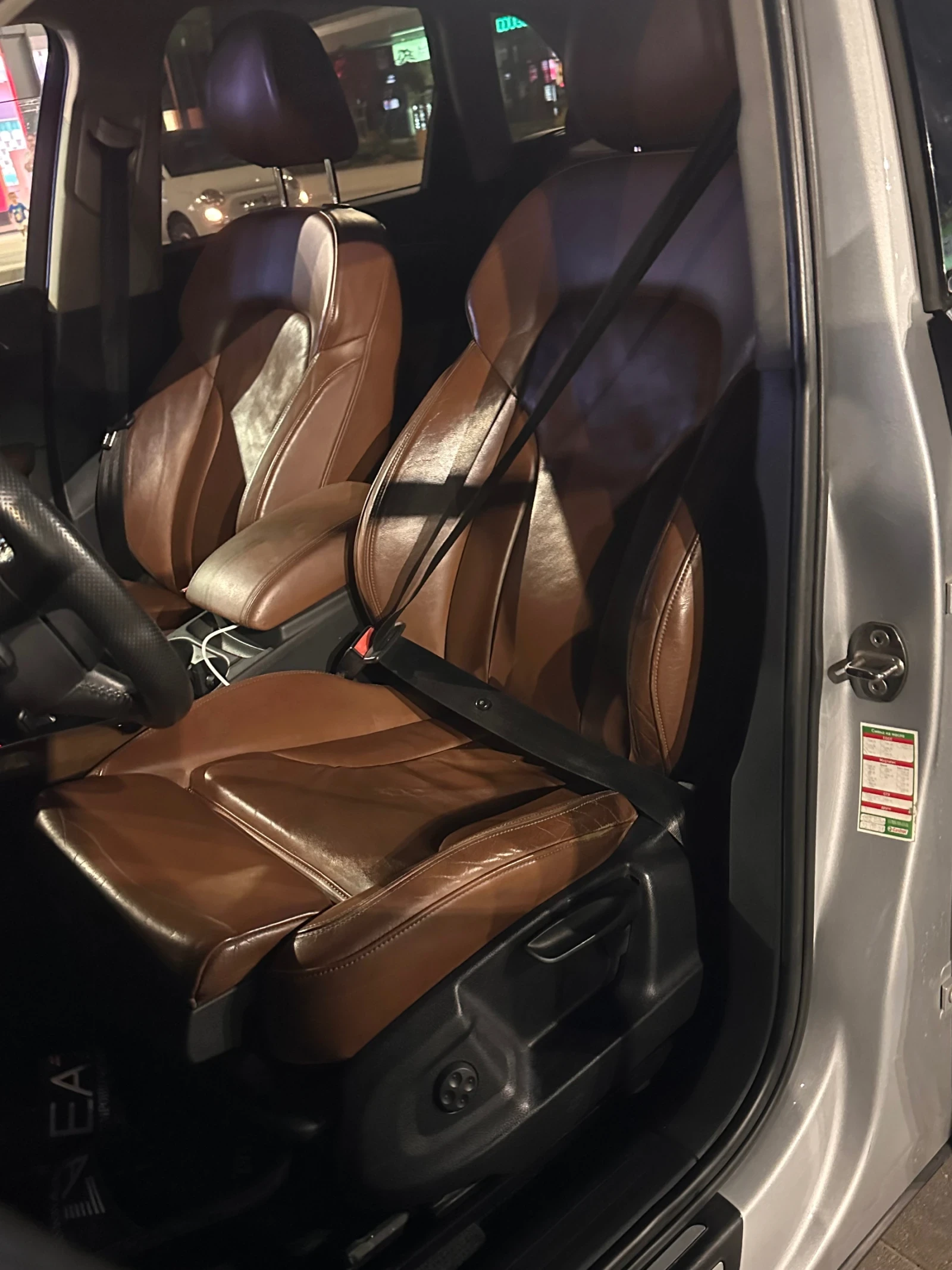 Audi Q5 2.0T, снимка 8 - Автомобили и джипове - 55631226