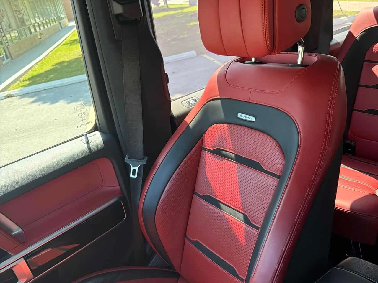 Mercedes-Benz G 63 AMG / 360 / Distronic / Burmester / Carfax, снимка 14 - Автомобили и джипове - 56253128