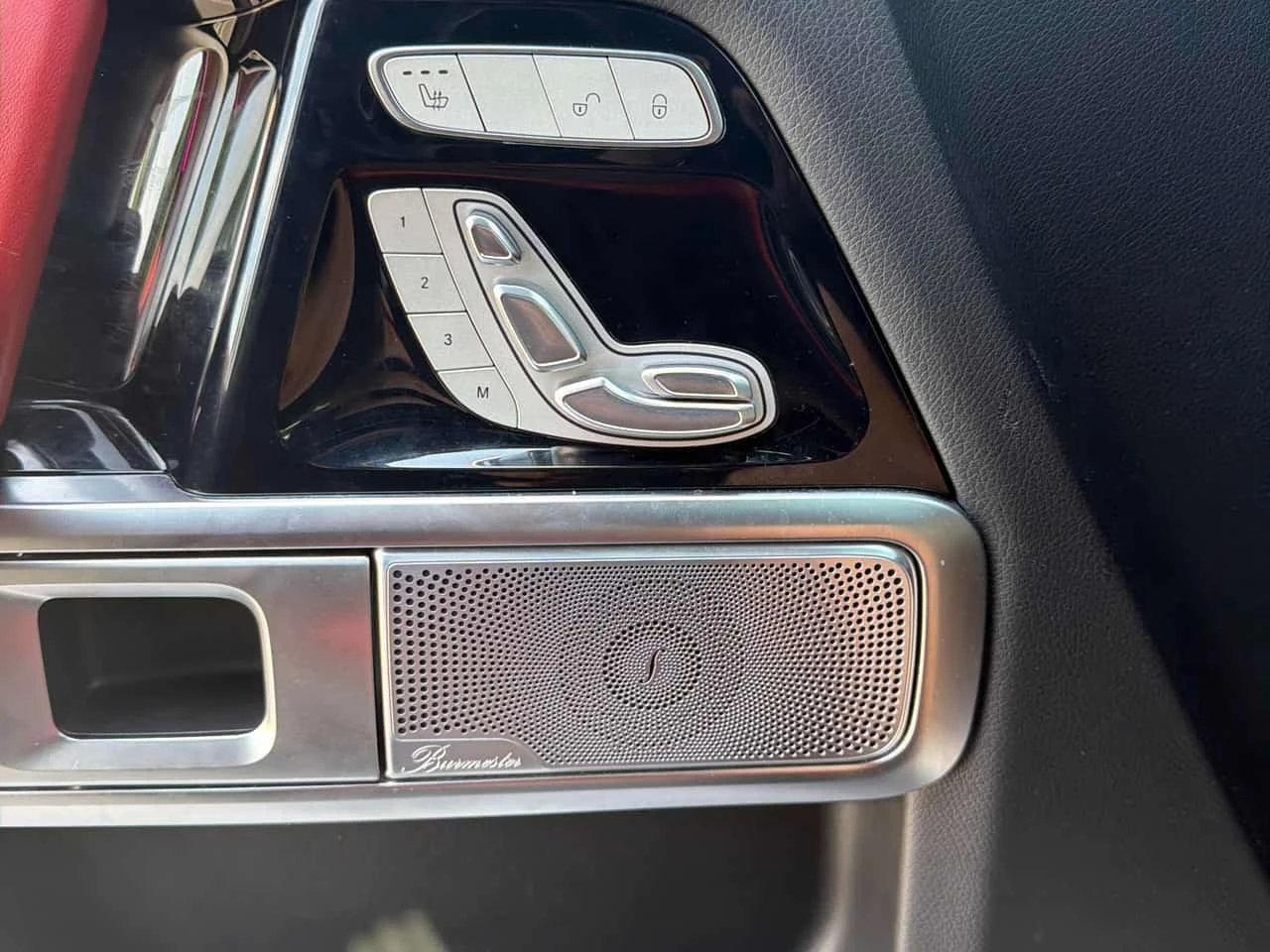Mercedes-Benz G 63 AMG / 360 / Distronic / Burmester / Carfax, снимка 10 - Автомобили и джипове - 56253128