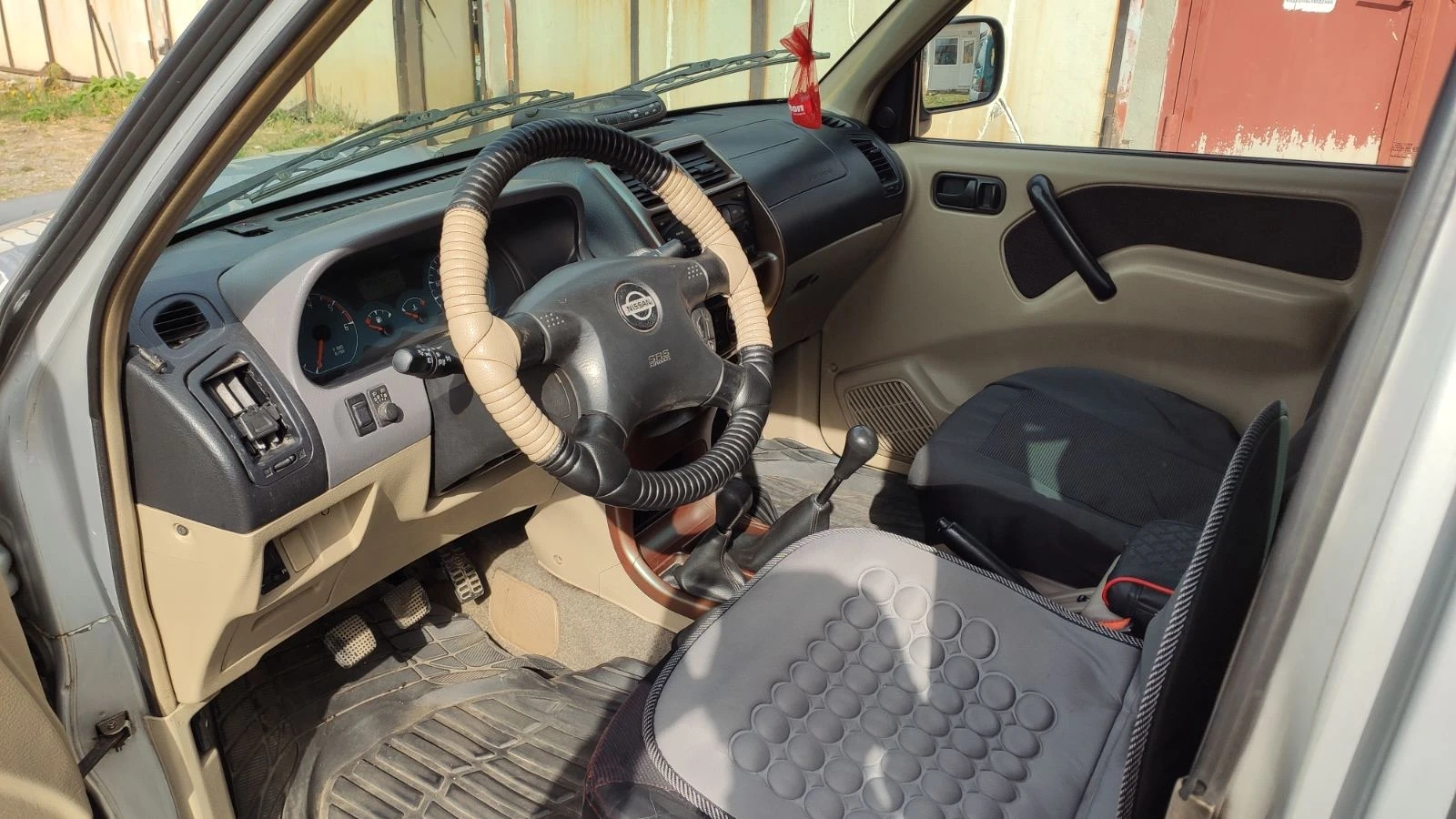 Nissan Terrano, снимка 10 - Автомобили и джипове - 56544303