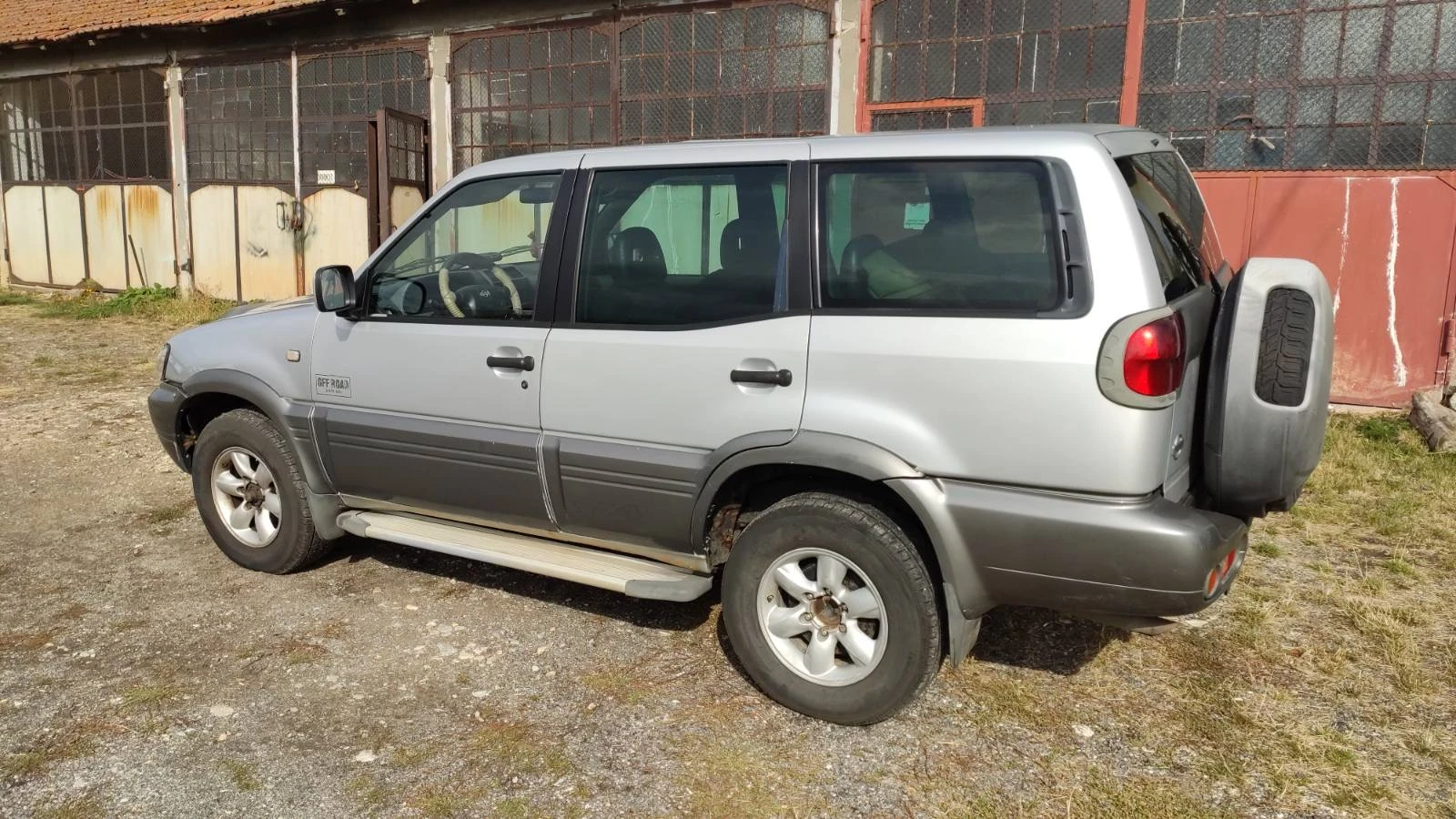 Nissan Terrano, снимка 11 - Автомобили и джипове - 56544303