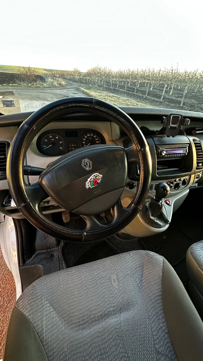 Renault Trafic 2.5, снимка 10 - Бусове и автобуси - 48926147