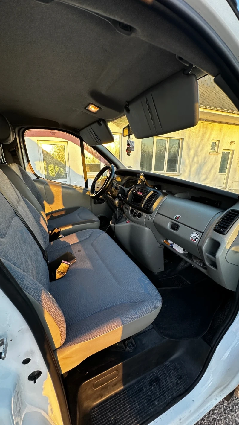 Renault Trafic 2.5, снимка 8 - Бусове и автобуси - 48926147