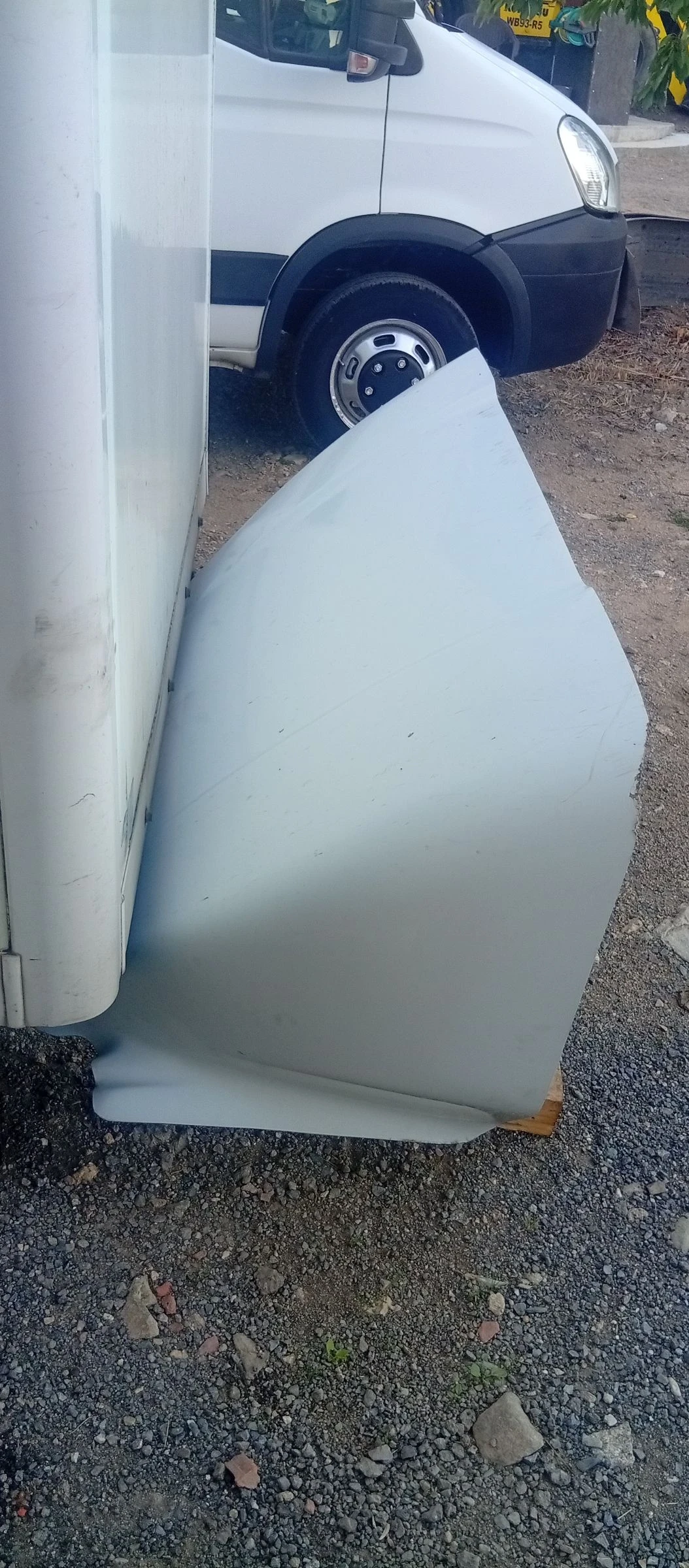 Iveco 35c18 Спойлер за iveco dayli , снимка 3 - Бусове и автобуси - 54862344