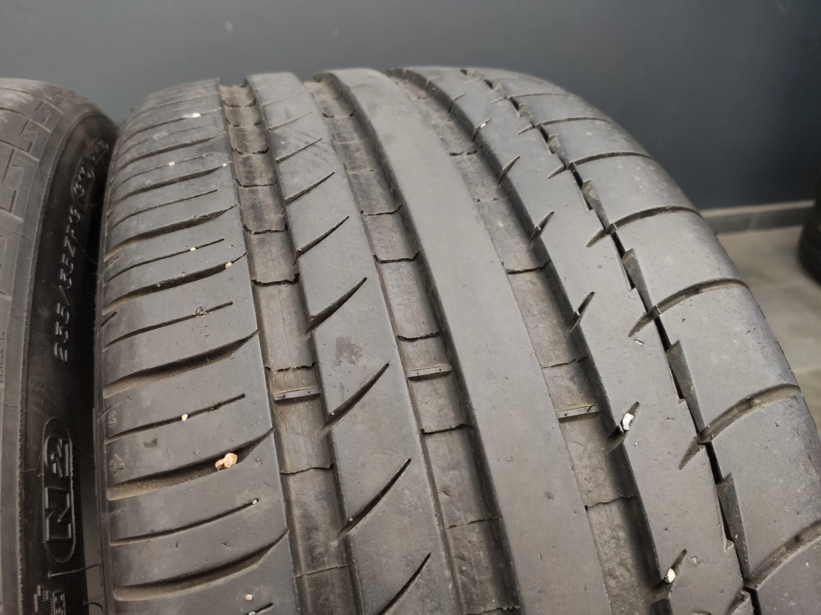  235/35R19 | Mobile.bg   1