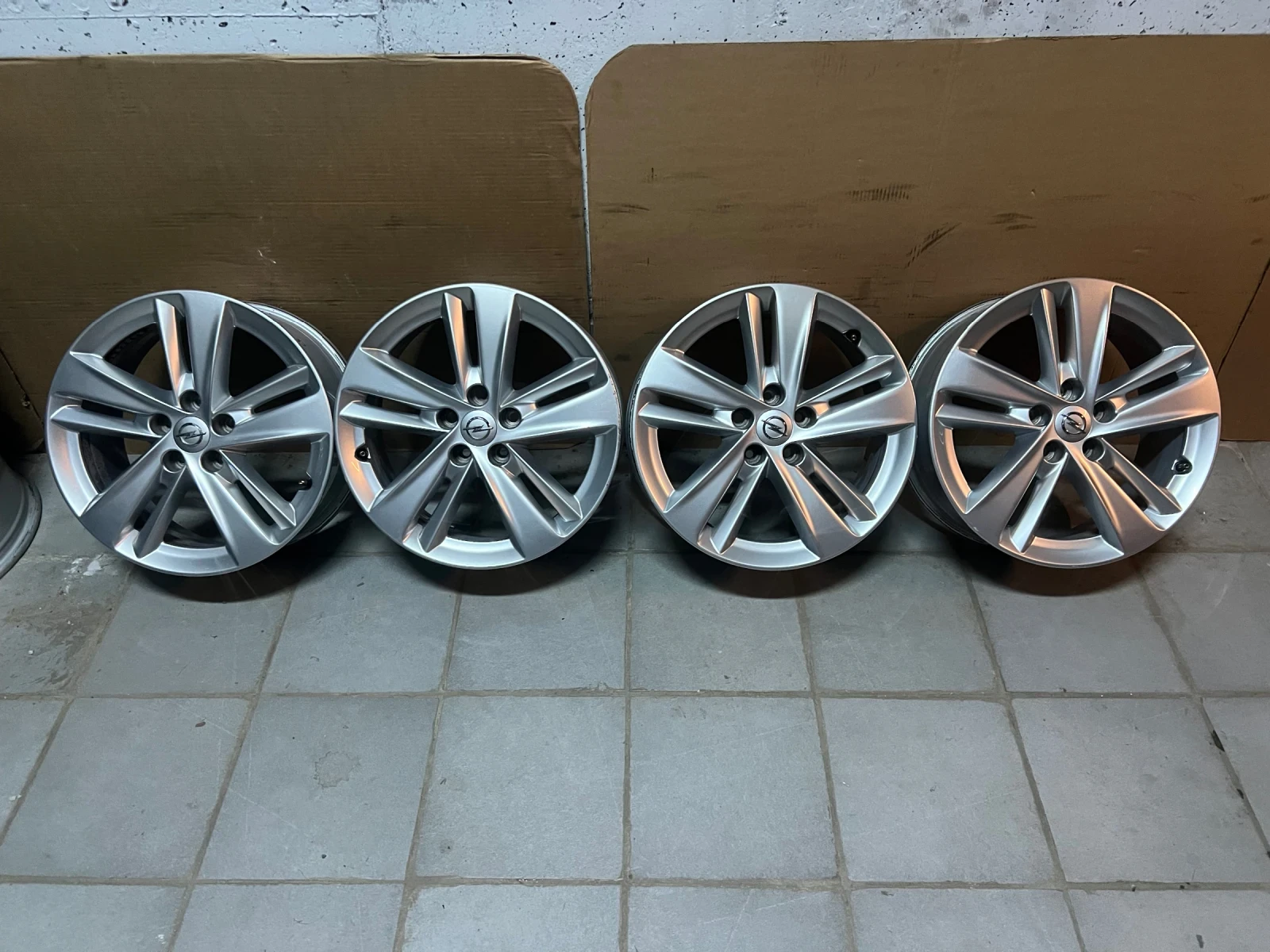 ������ | Mobile.bg � ����������� 4