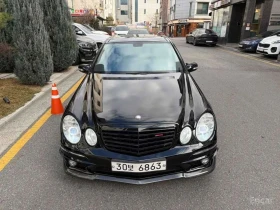Mercedes-Benz E 55 AMG ПАНО * ОБДУХ * ЩОРА * ФИКСИРАНА ЦЕНА ДО БЪЛГАРИЯ * | Auto.bg — изображение 2