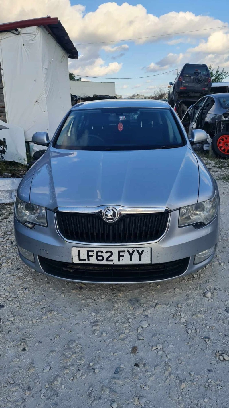 Skoda Superb, снимка 1 - Автомобили и джипове - 42228953