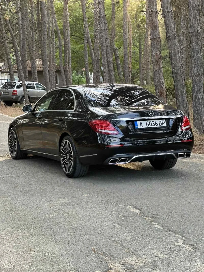 Mercedes-Benz E 220 AMG, снимка 4 - Автомобили и джипове - 47306399