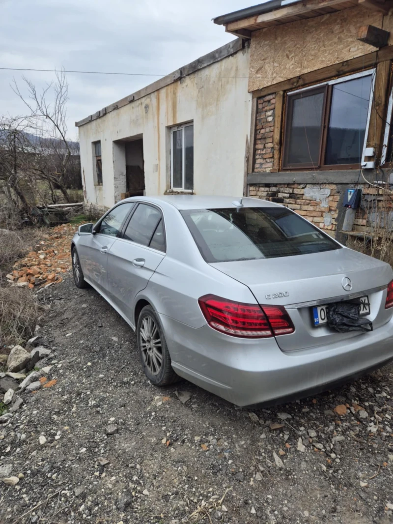 Mercedes-Benz E 200, снимка 15 - Автомобили и джипове - 49105172