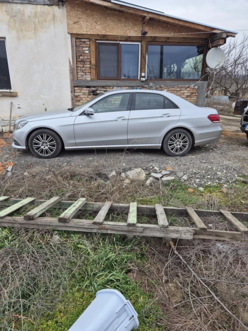 Mercedes-Benz E 200, снимка 1 - Автомобили и джипове - 49105172