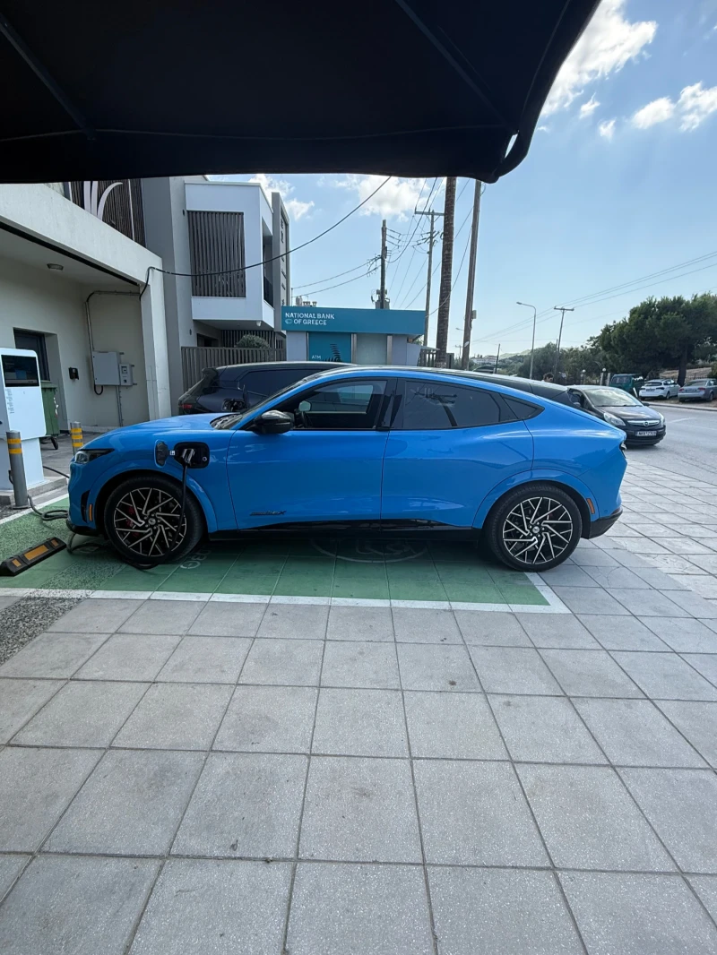 Ford Mustang Mach-E GT, снимка 3 - Автомобили и джипове - 51641420