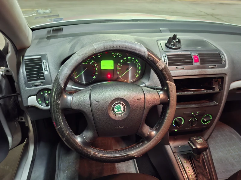 Skoda Octavia, снимка 5 - Автомобили и джипове - 53089258